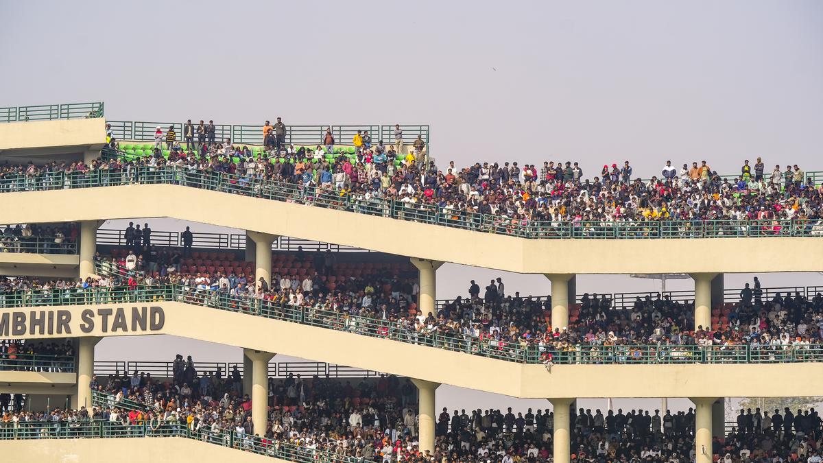 Ranji Trophy: Fans jostle to enter Delhi’s Arun Jaitley Stadium, no one injured