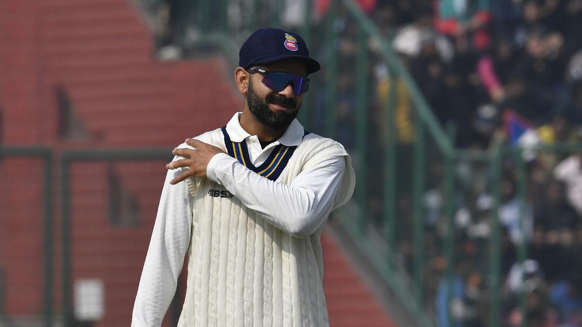 Ranji Trophy: Virat Kohli poses with ground staff at Arun Jaitley Stadium after Delhi thrashes Railways