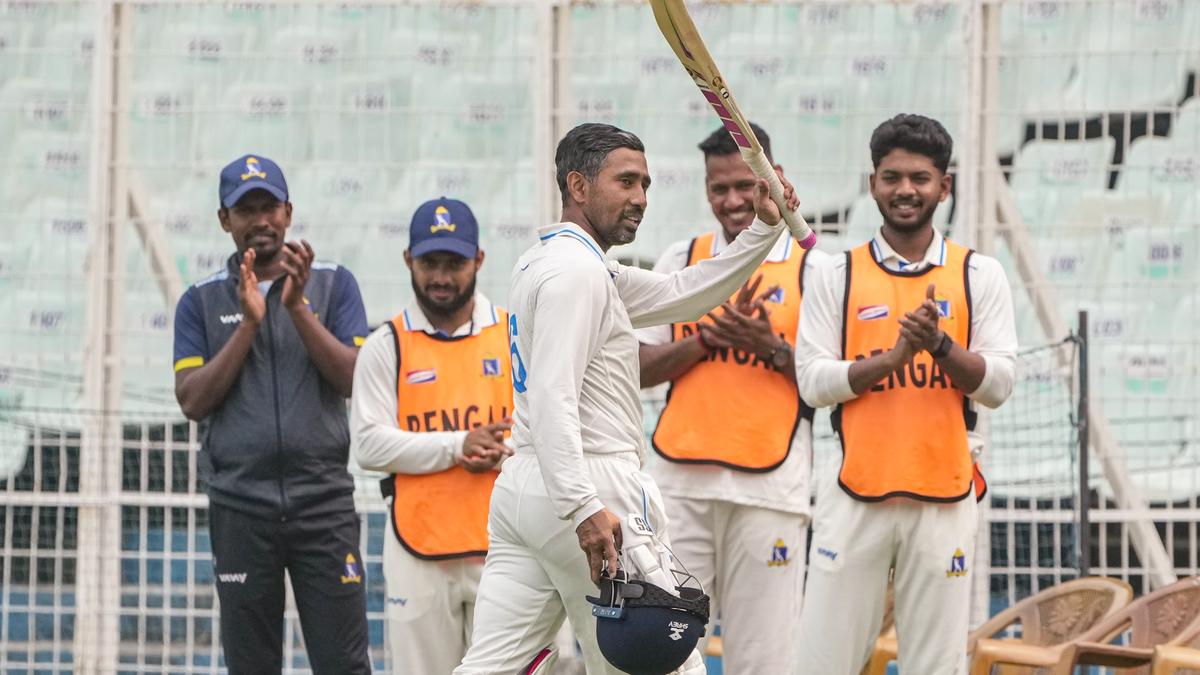 Wriddhiman Saha bids adieu from competitive cricket, receives guard of honour during Bengal vs Punjab match